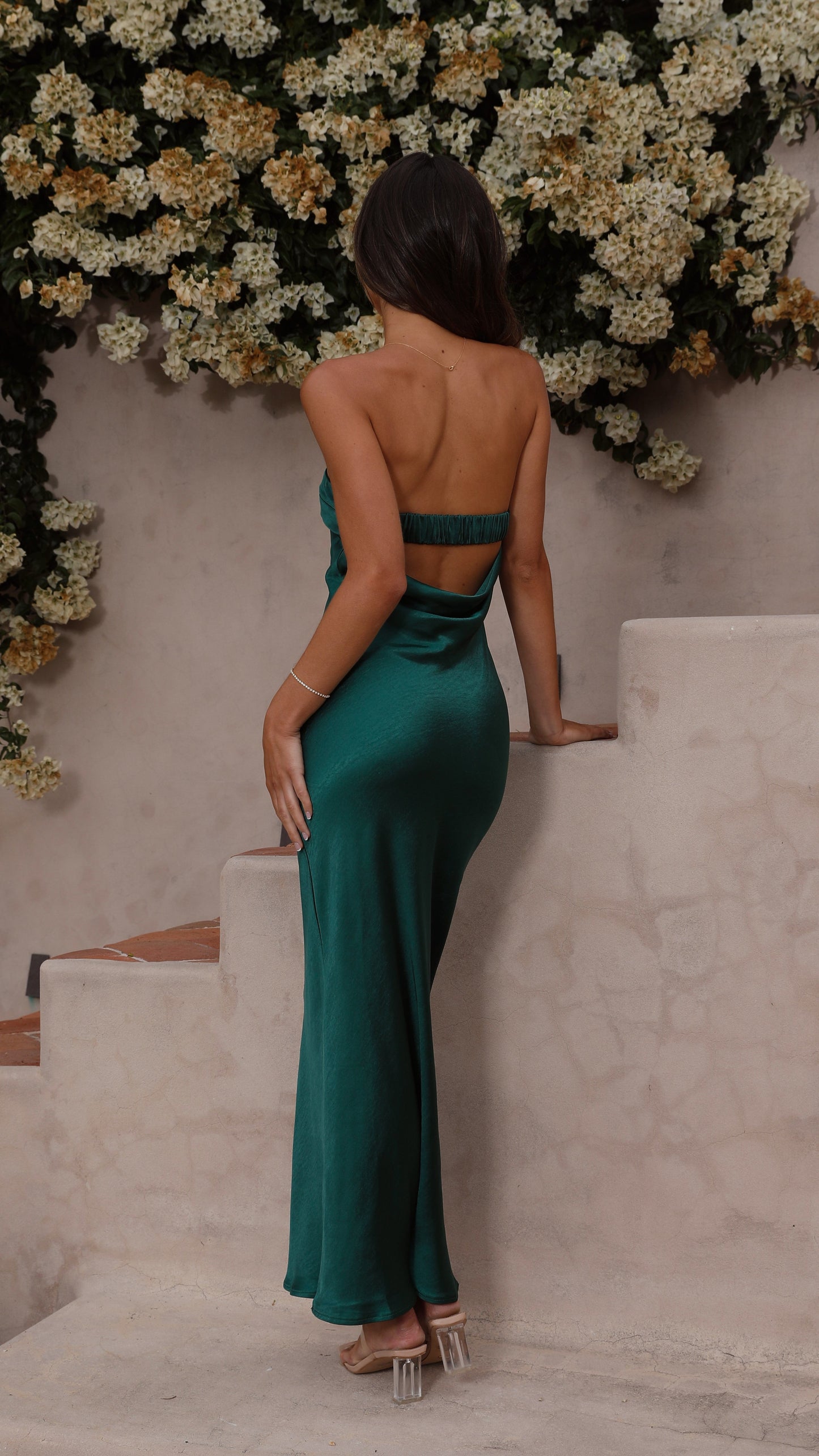 Thesa | Robe en satin sans manches