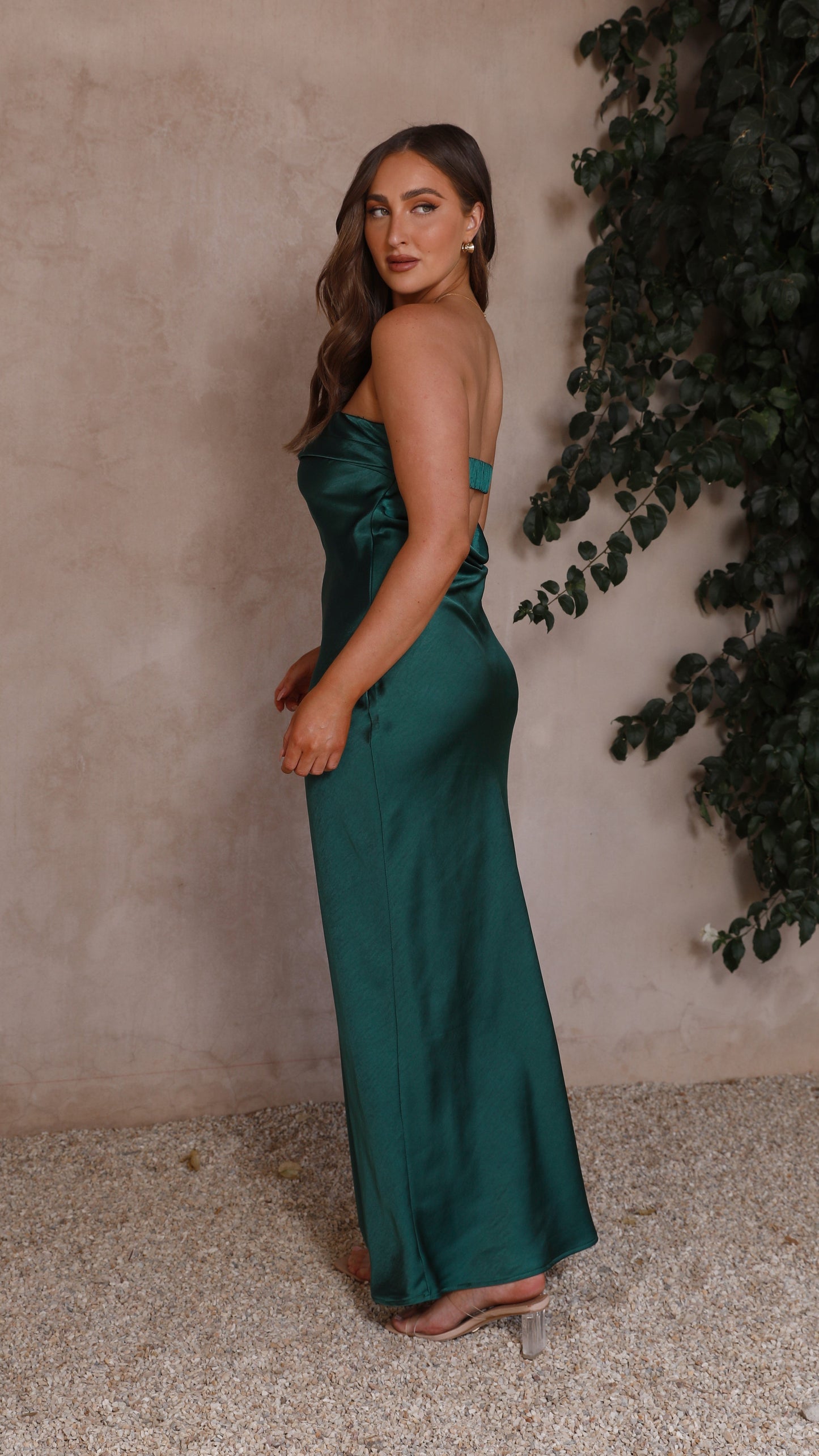 Thesa | Robe en satin sans manches