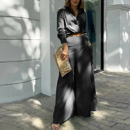 Ensemble d'été avec chemise nouée et pantalon palazzo taille haute