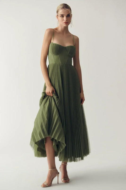 Robe Olivia – Élégance moderne avec dos nu