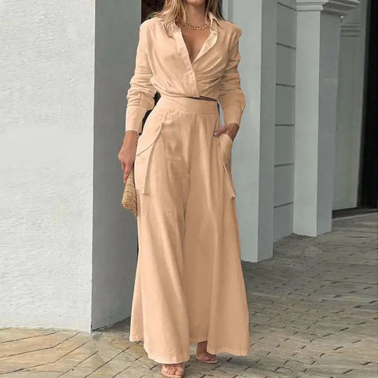 Ensemble d'été avec chemise nouée et pantalon palazzo taille haute